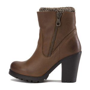 STEVE MADDEN Women’s Cognac Leather Sweater Ankle Lug Sole Chunky Heel Boots 9